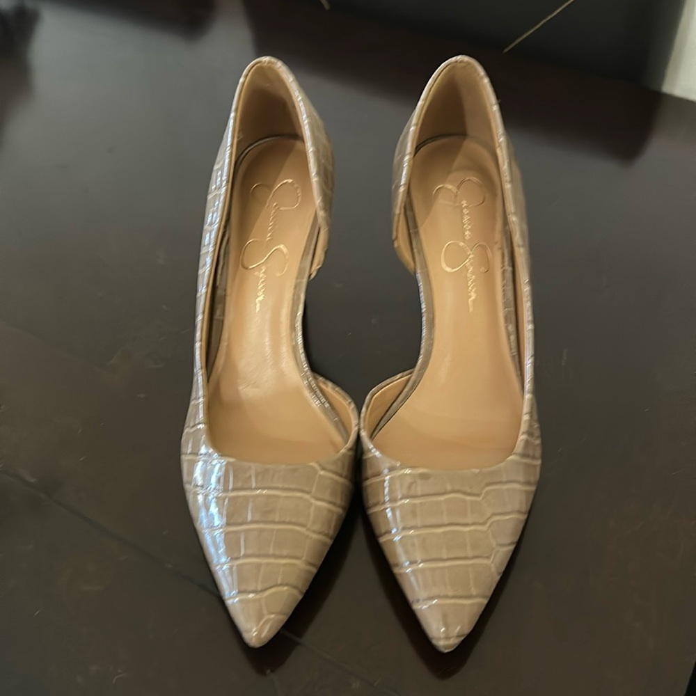 Jessica Simpson JP- Lovvy heel Size 8 in Croc Patent Leather Crystal Taupe